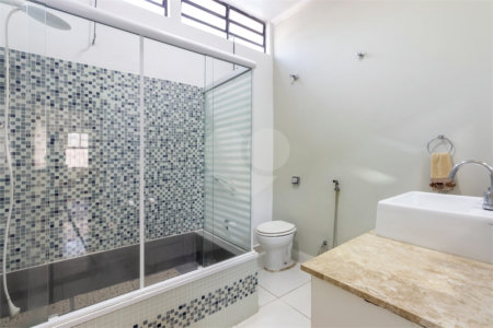 Casa à venda com 3 quartos, sendo 1 suíte,  em Pinheiros, São Paulo, SP