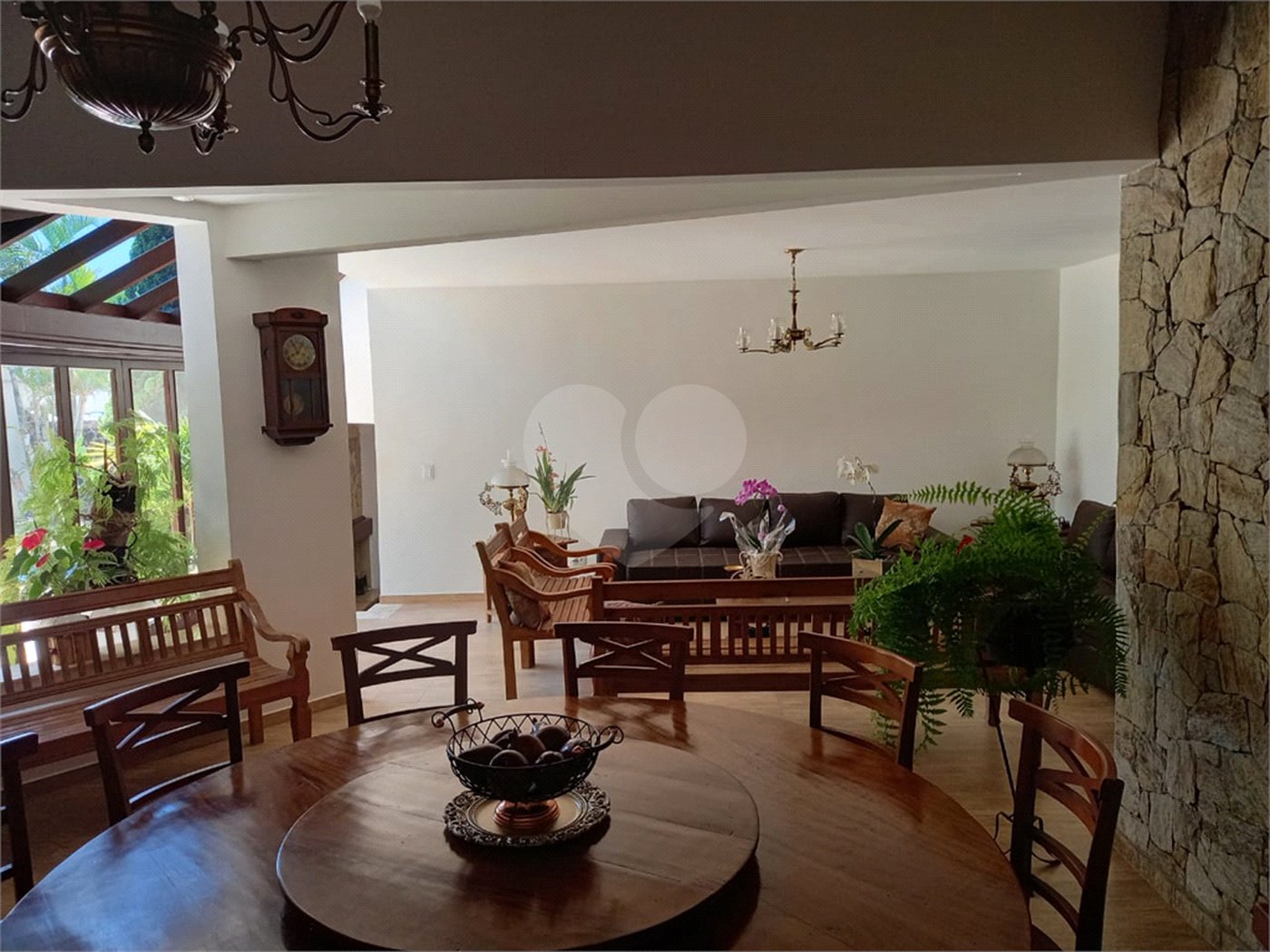 Sobrado à venda com 5 quartos, sendo 3 suítes, em Chácara Monte Alegre, São Paulo, SP