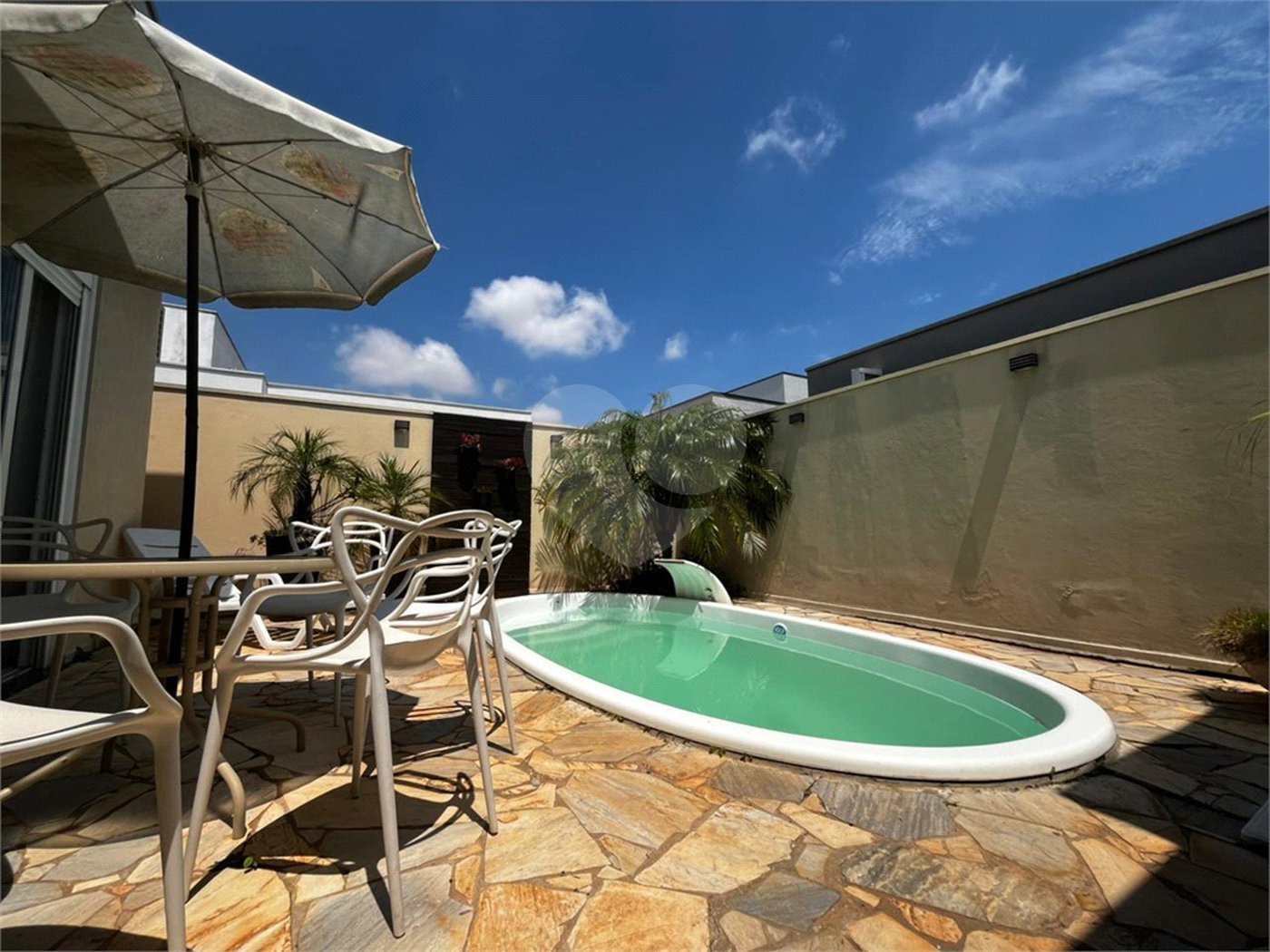 Casa à venda com 3 suítes no condomínio Portal dos Pinheiros, Itapetininga - SP