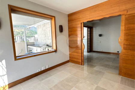 Cobertura à venda com 4 quartos, sendo 2 suítes,  em Tijuca, Rio de Janeiro, RJ