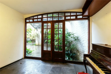 Casa à venda com 4 quartos, sendo 1 suíte,  em Jardim das Bandeiras, São Paulo, SP