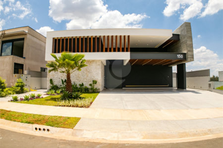 Casa à venda com 3 suítes no condomínio Villa dos Pinheiros, Indaiatuba - SP