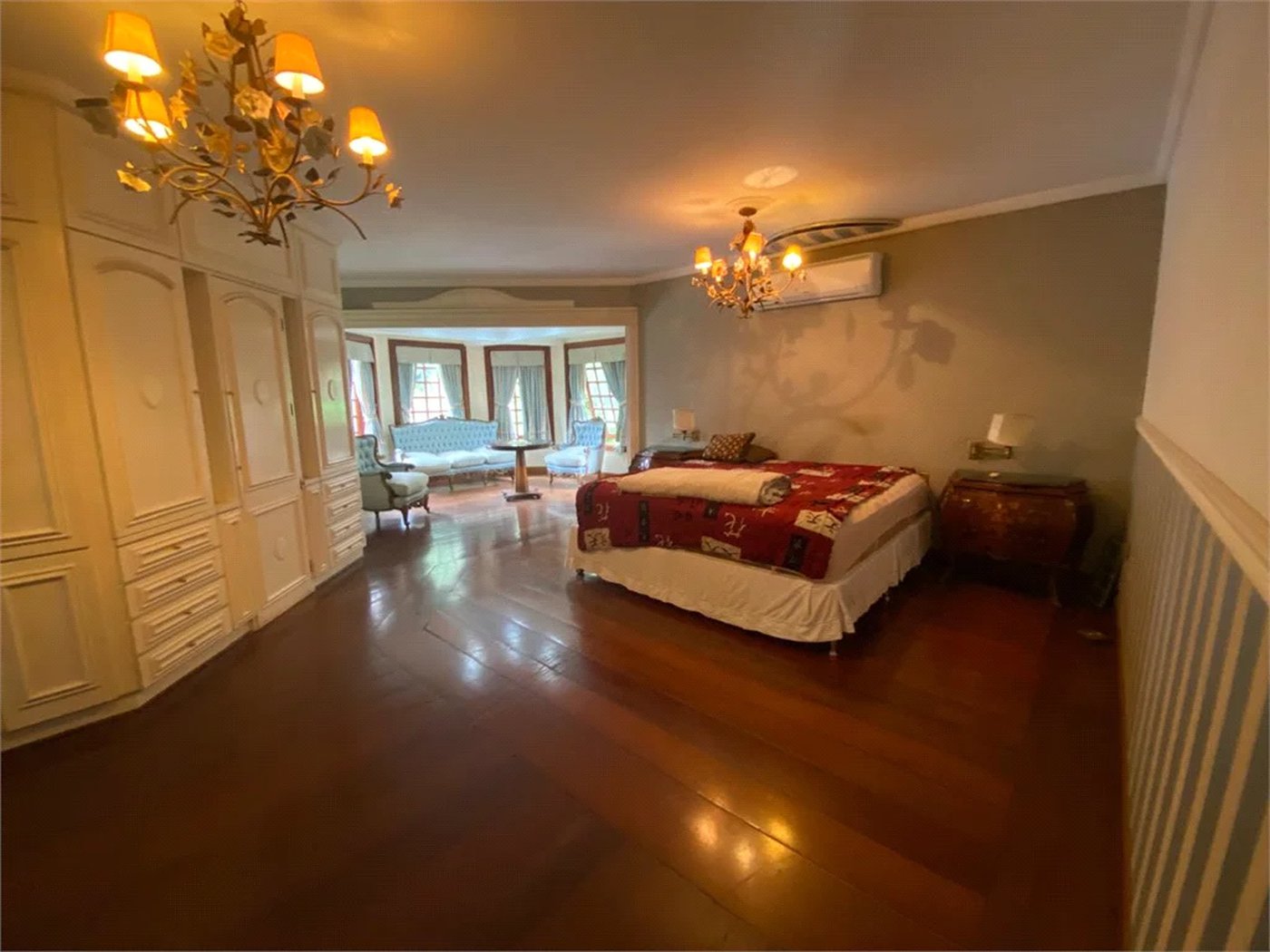 Casa à venda ou para alugar com 5 quartos, sendo 3 suítes, em Fazenda Morumbi, São Paulo, SP