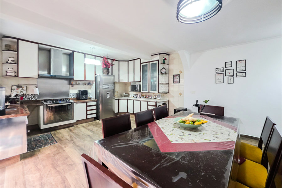 Casa à venda com 4 quartos, sendo 1 suíte, em Sapopemba, São Paulo, SP