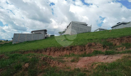 Terreno à venda no Centro, Bom Jesus dos Perdões, SP