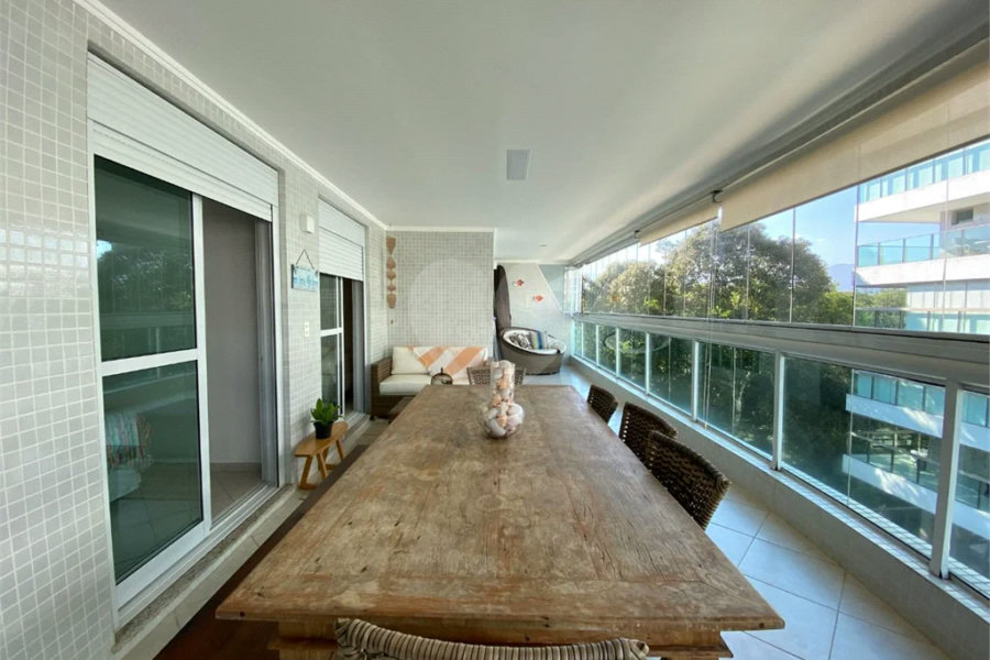 Apartamento à venda com 3 quartos, sendo 1 suíte,  em Riviera de São Lourenço, Bertioga, SP
