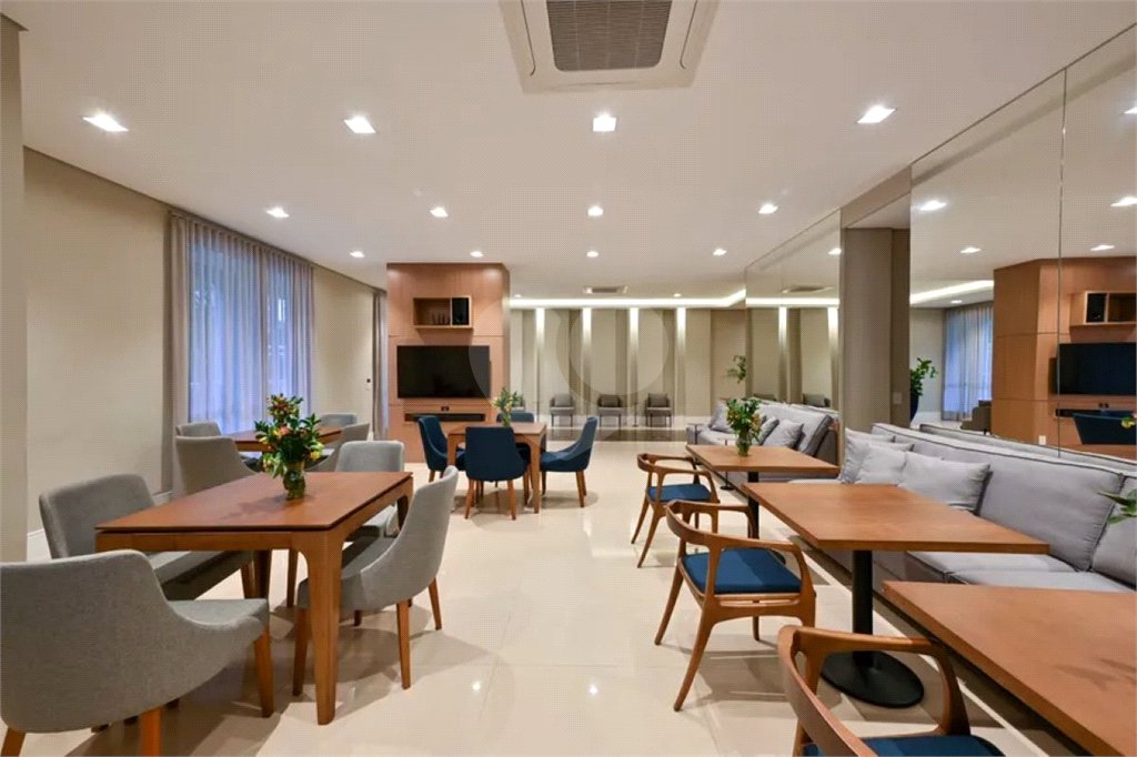 Apartamento à venda com 3 suítes em Vila Alexandria, São Paulo, SP