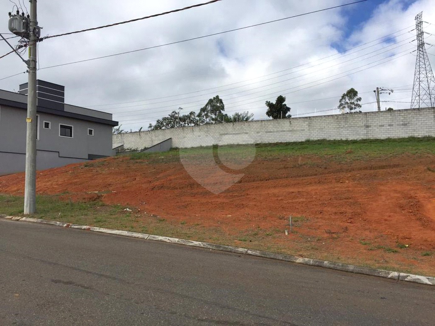 Terreno à venda no condomínio Residencial Veneza, Mogi das Cruzes - SP