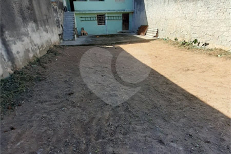 Sobrado à venda com 4 quartos em Vila Correa, Ferraz de Vasconcelos, SP