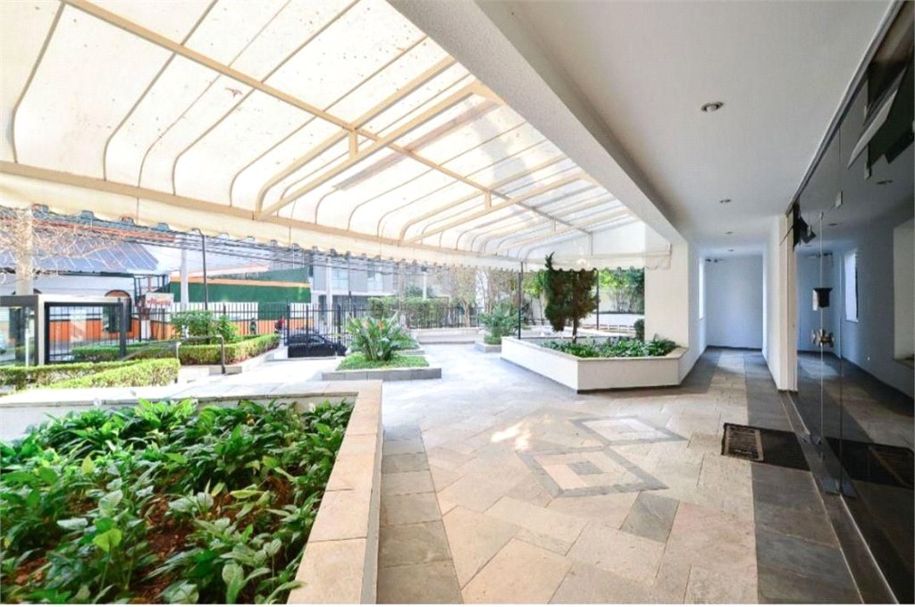 Apartamento à venda com 3 quartos, sendo 1 suíte,  em Indianópolis, São Paulo, SP