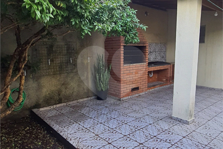 Sobrado à venda com 4 quartos, sendo 1 suíte, em Vila Pereira Barreto, São Paulo, SP