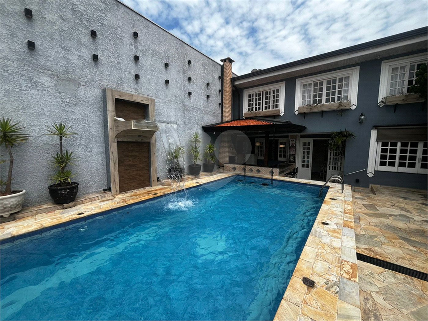 Casa à venda com 6 quartos, sendo 3 suítes, no Centro, Itapetininga, SP
