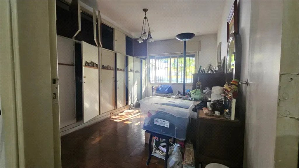 Sobrado à venda ou para alugar com 5 quartos, sendo 3 suítes, em Pacaembu, São Paulo, SP