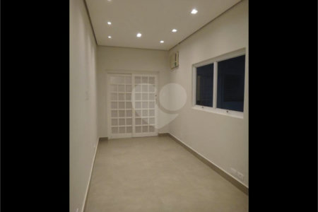 Casa à venda com 3 quartos, sendo 2 suítes,  em Mirandópolis, São Paulo, SP