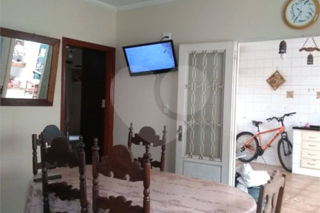 Sobrado à venda com 3 quartos, sendo 2 suítes, no Centro, Araraquara, SP