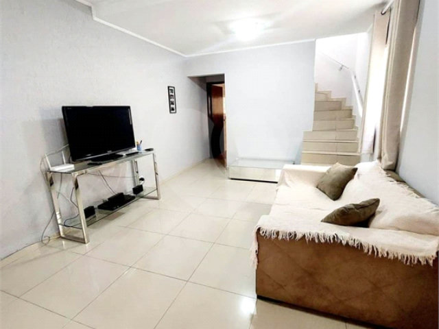 Sobrado à venda com 2 quartos, sendo 1 suíte,  em Tremembé, São Paulo, SP