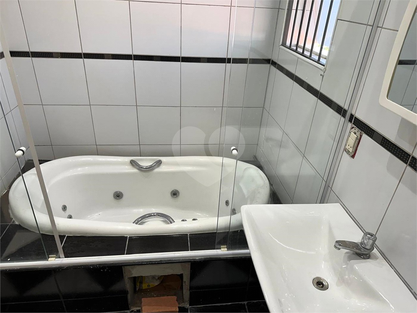 Sobrado à venda com 7 quartos, sendo 2 suítes,  em Lauzane Paulista, São Paulo, SP