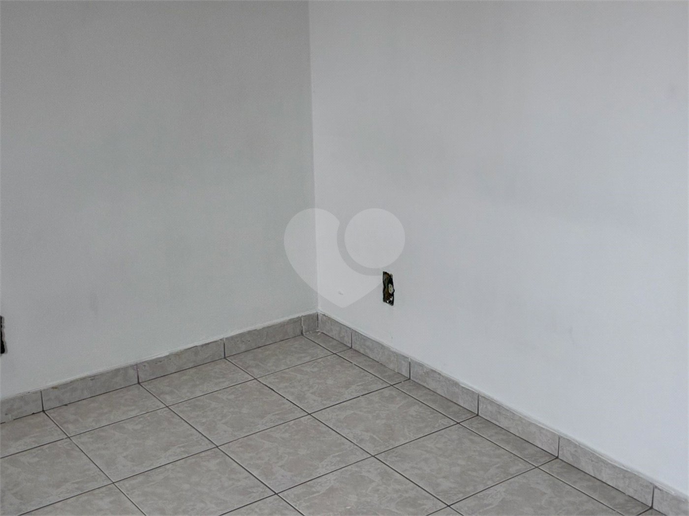 Casa à venda com 3 quartos, sendo 1 suíte,  em Vila Figueira, Suzano, SP