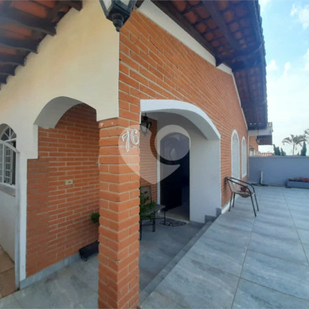 Casa Térrea à venda com 3 quartos, sendo 1 suíte, no Centro, Vinhedo, SP