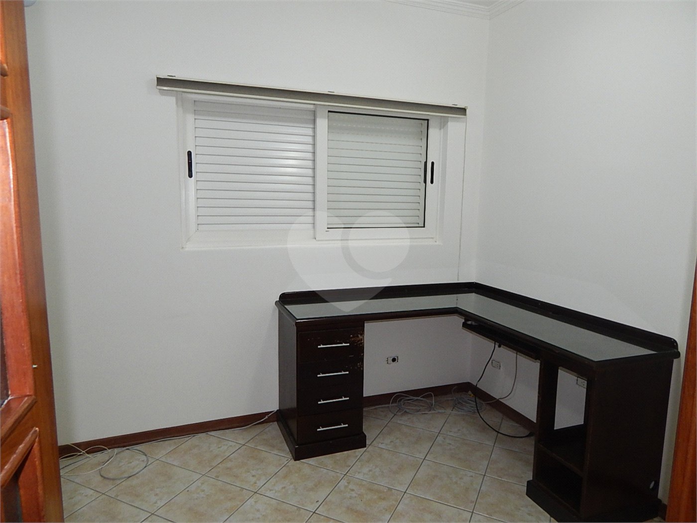 Casa à venda com 3 quartos, sendo 1 suíte, no condomínio Alpes de Vinhedo, Vinhedo - SP