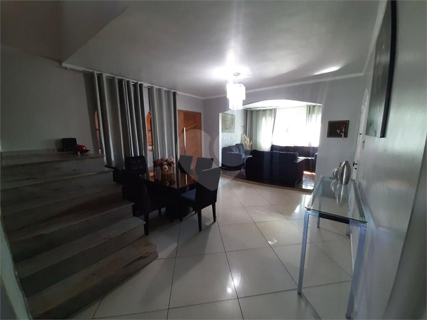 Sobrado à venda com 4 quartos, sendo 2 suítes, em Tremembé, São Paulo, SP