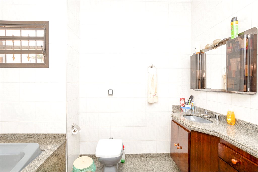 Sobrado à venda com 3 quartos, sendo 1 suíte, em Itaquera, São Paulo, SP