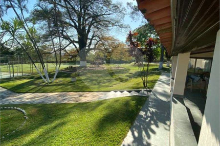 Chácara à venda com 9 quartos, sendo 6 suítes,  em Araçoiaba da Serra, SP