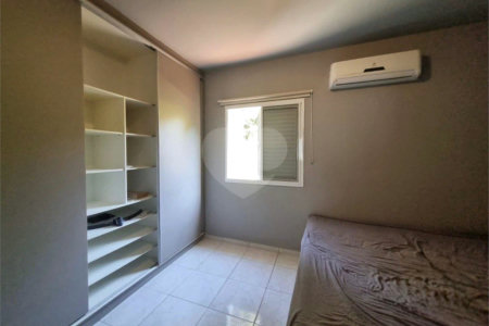 Casa à venda com 2 quartos no condomínio Karolyne, Votorantim - SP