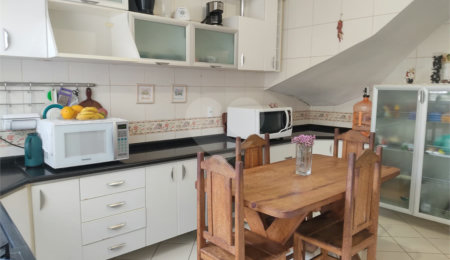 Sobrado à venda com 3 quartos, sendo 1 suíte,  em Santo Amaro, São Paulo, SP