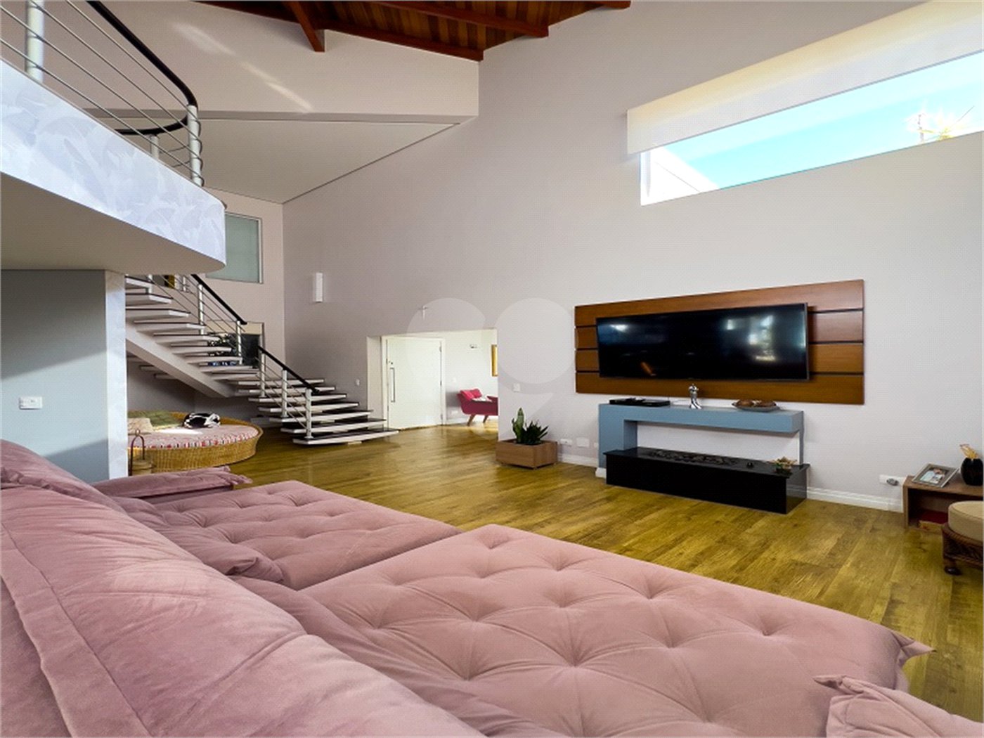 Casa à venda ou para alugar com 3 suítes no condomínio Figueira Garden, Atibaia - SP