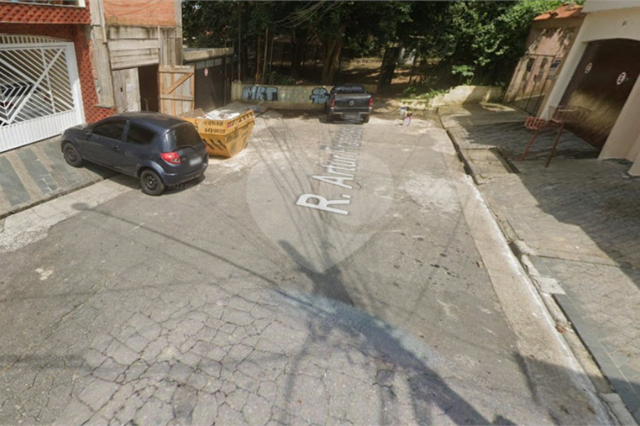 Sobrado à venda com 3 quartos, sendo 1 suíte, em Jardim Las Vegas, Santo André, SP