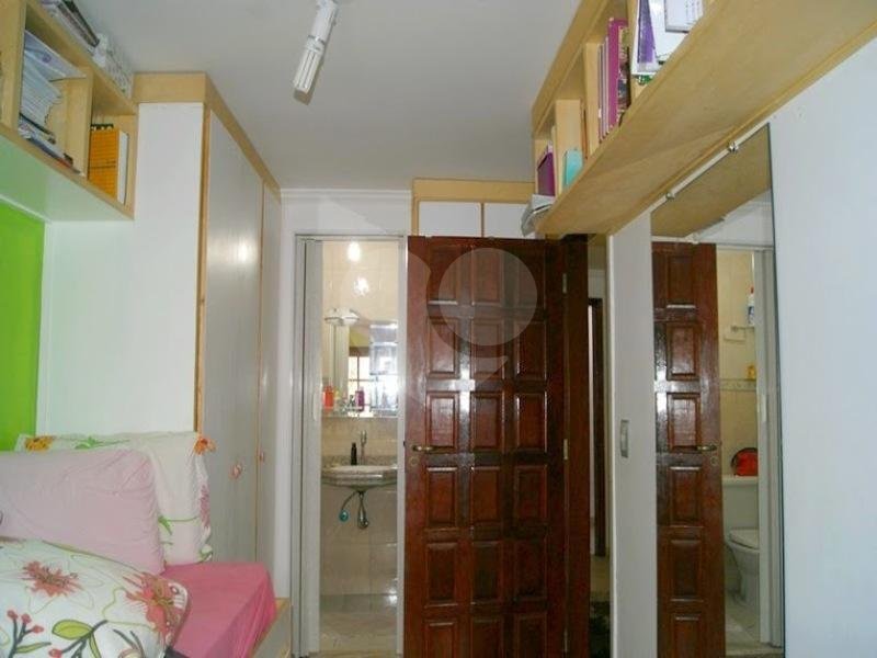 Sobrado à venda com 6 quartos, sendo 5 suítes, em Jardim Catanduva, São Paulo, SP