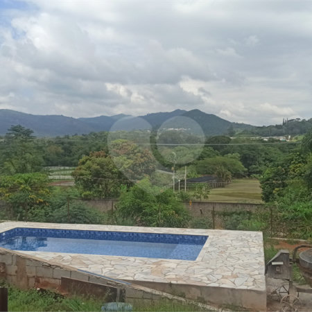 Casa à venda com 3 suítes no condomínio Serra da Estrela, Atibaia - SP