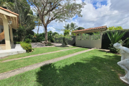 Casa à venda com 4 quartos, sendo 2 suítes, no Centro, Santa Cruz Cabrália, BA