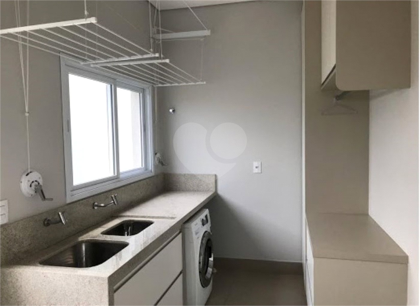 Casa à venda com 3 quartos, sendo 1 suíte, no condomínio Residencial Central Parque, Salto - SP