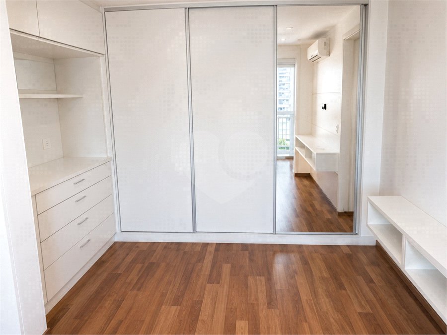 Apartamento à venda com 3 suítes em Moema, São Paulo, SP