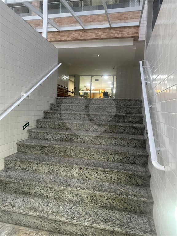 Apartamento à venda ou para alugar com 2 quartos, sendo 1 suíte,  em Guilhermina, Praia Grande, SP