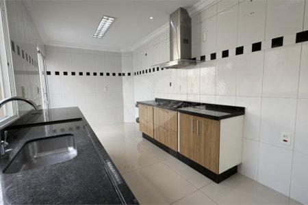 Casa à venda com 3 suítes no condomínio Belvedere II, Votorantim - SP