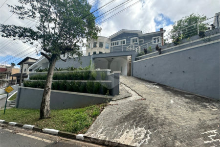 Casa à venda com 6 suítes no condomínio Arujá V, Arujá - SP
