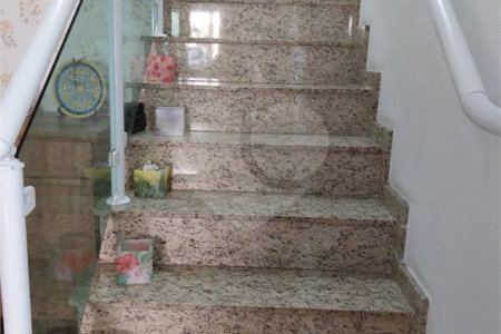 Casa à venda com 3 quartos, sendo 1 suíte, no condomínio Villagio Esperanza, Guarulhos - SP
