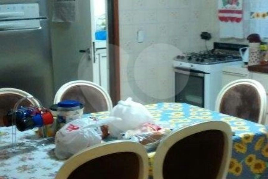 Casa à venda com 3 quartos, sendo 1 suíte, no condomínio Travessa Soldado Oscar Ribeiro Sampaio,8, São Paulo - SP