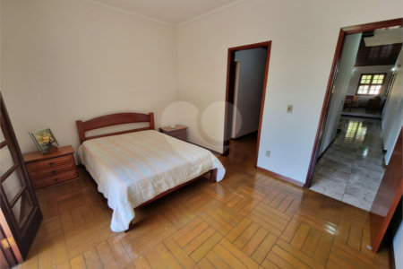 Casa à venda com 4 quartos, sendo 2 suítes, em Bosque, Vinhedo, SP