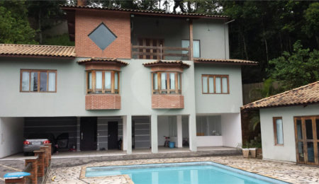 Casa à venda com 3 suítes no condomínio Alpes da Cantareira, Mairiporã - SP