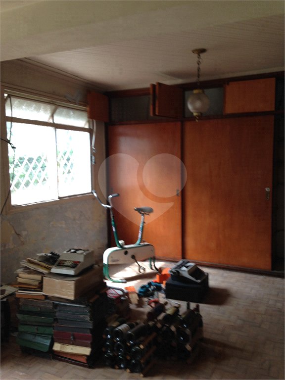 Casa à venda com 4 quartos, sendo 1 suíte,  em Jardim Petrópolis, São Paulo, SP