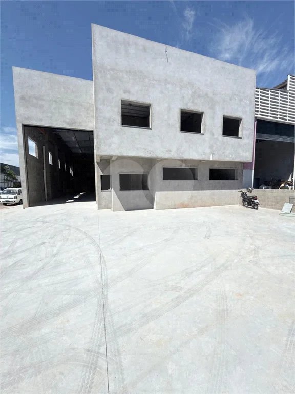 Galpão comercial para alugar no Alphanorte