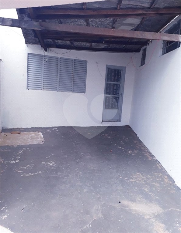 Casa térrea + Sala Comercial na Vila Prado.