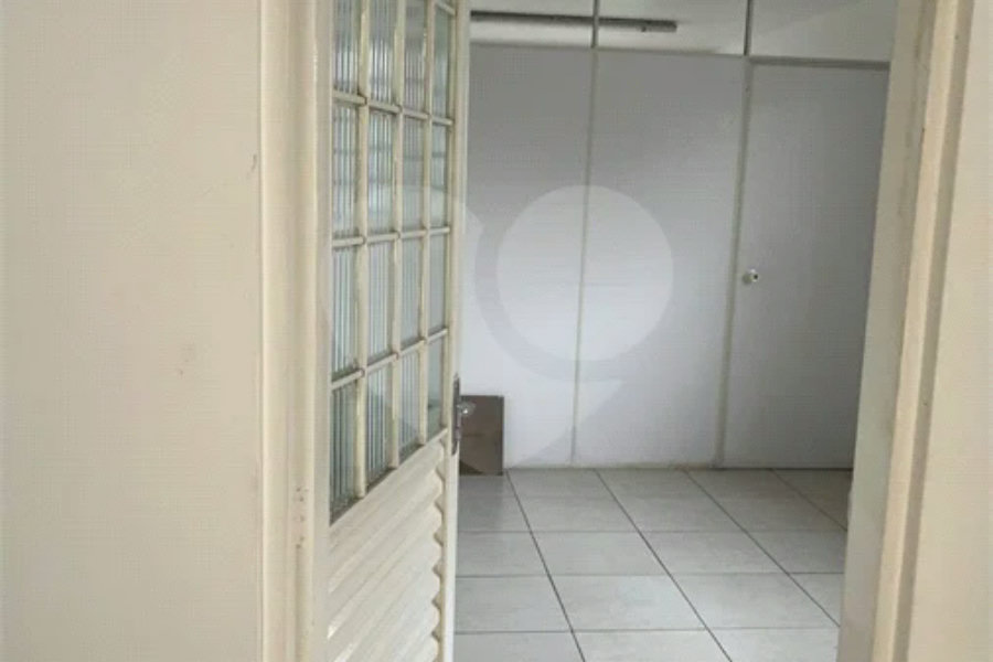 Ótimo Prédio Comercial !! Vende Total ou Aluga andar superior..OPORTUNIDADE !