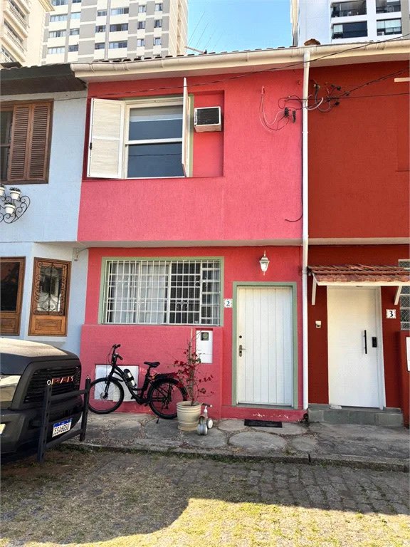 Casa de Vila à venda com 3 quartos, sendo 1 suíte, no condomínio Ministro Luiz Gallotti, São Paulo - SP