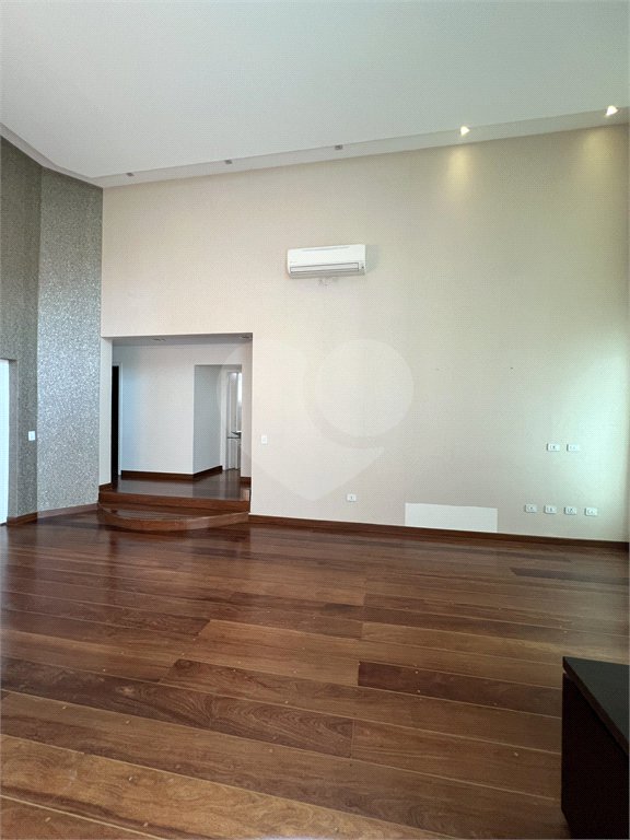Casa à venda com 3 quartos, sendo 2 suítes, no condomínio Mirante do Horto, São Paulo - SP