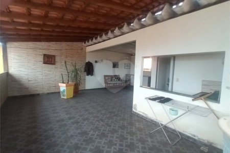 Casa à venda com 2 quartos, sendo 1 suíte, no condomínio Parque Central, Rio de Janeiro - RJ